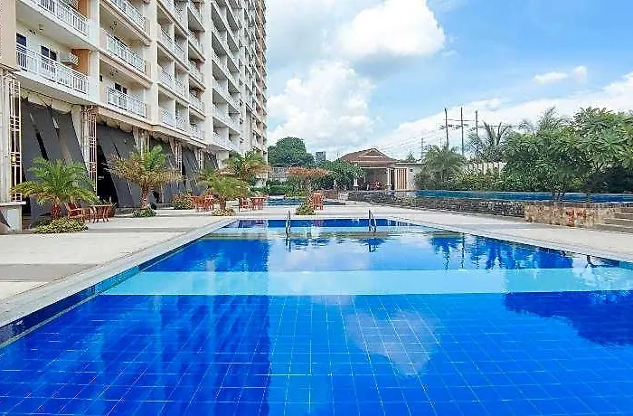 호텔 Reddoorz @ Yc Condotel - Viera Residences 4*